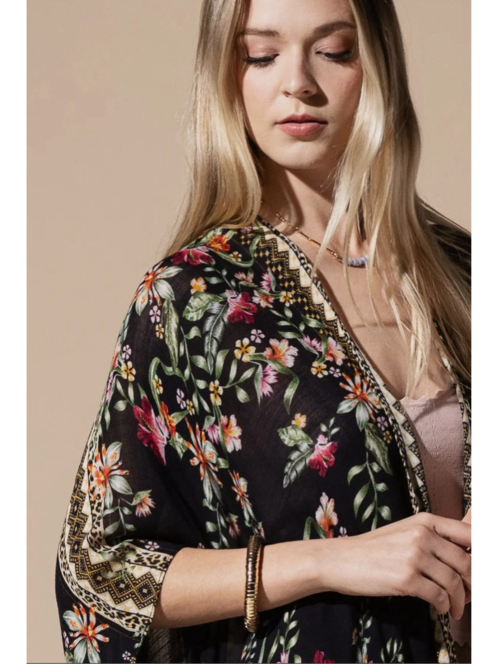 Women's Ruggine Black Floral Ethnic Tassel Kimono - Picture 6 of 8